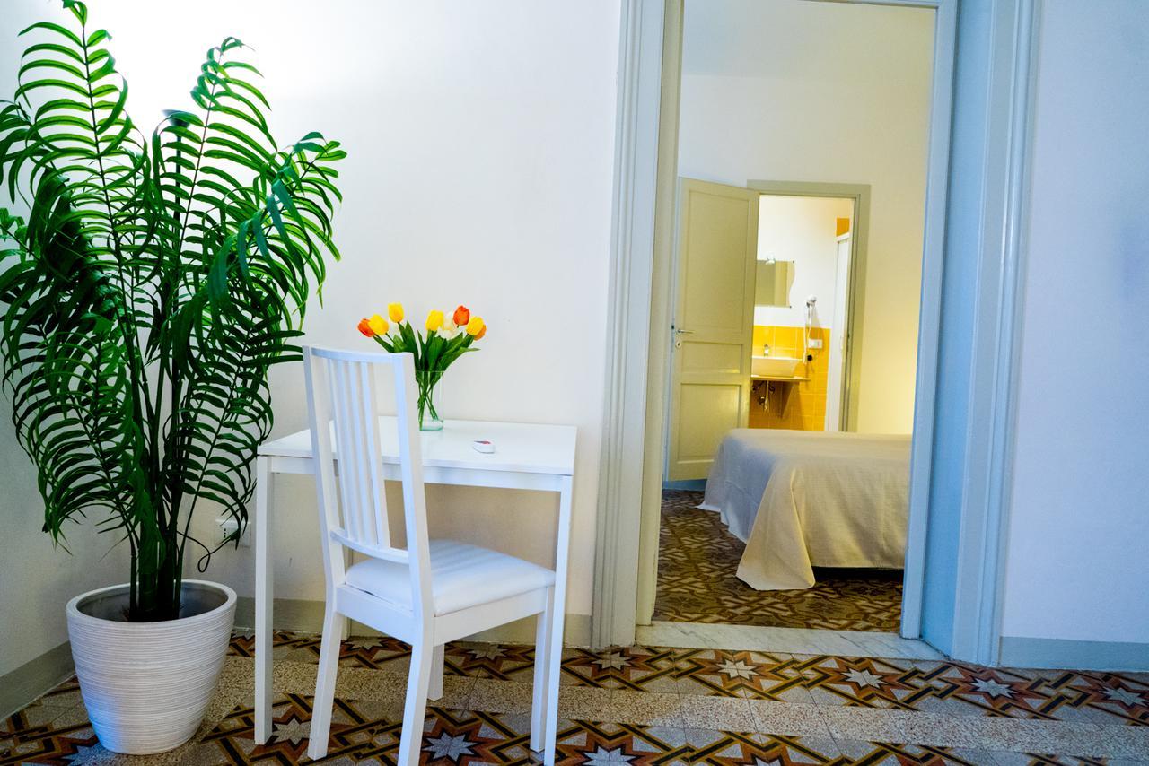 Le Vie Di Trapani Apartment Bagian luar foto